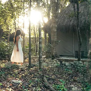 https://akumal-natura.quintano-roohotels.com
